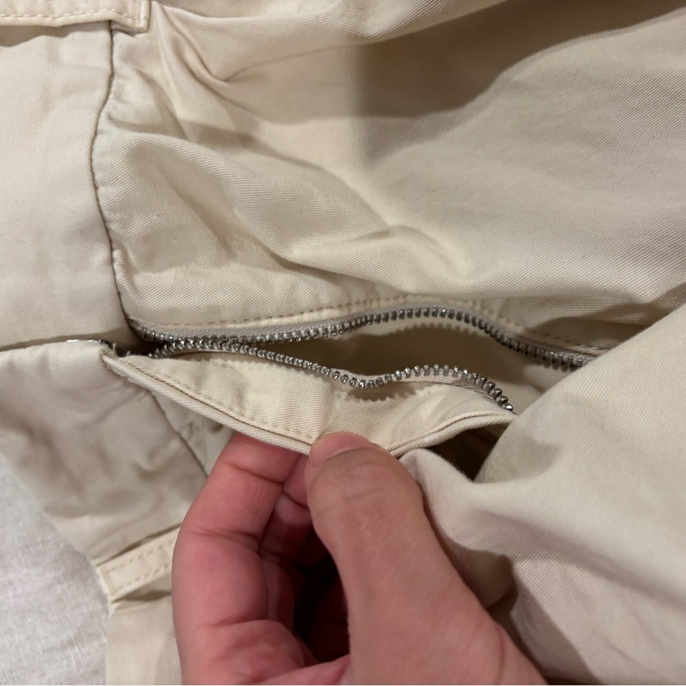Aritizia Cream Chinos Relaxed Fit - Picture 5 of 5